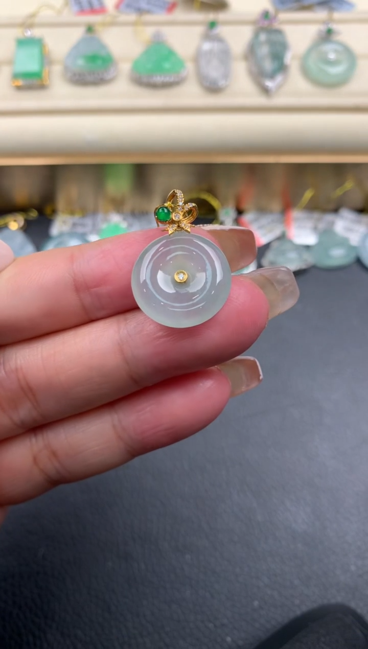 【闪购商品】翡翠颈饰18K金镶嵌Q48      