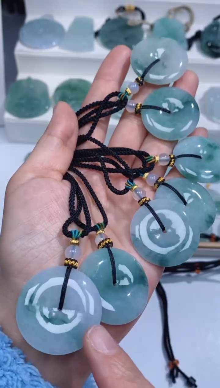 颈饰未镶嵌翡翠吊坠团购多样性发一件