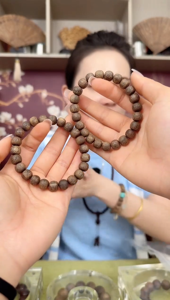 【闪购商品】沉香手串0.9苹果珠单圈虫漏黑油格多样性发其一