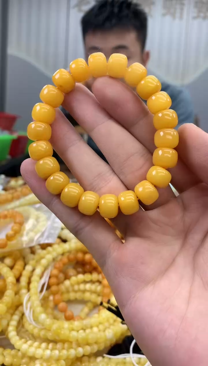 裸石琥珀未镶嵌浒**威手串