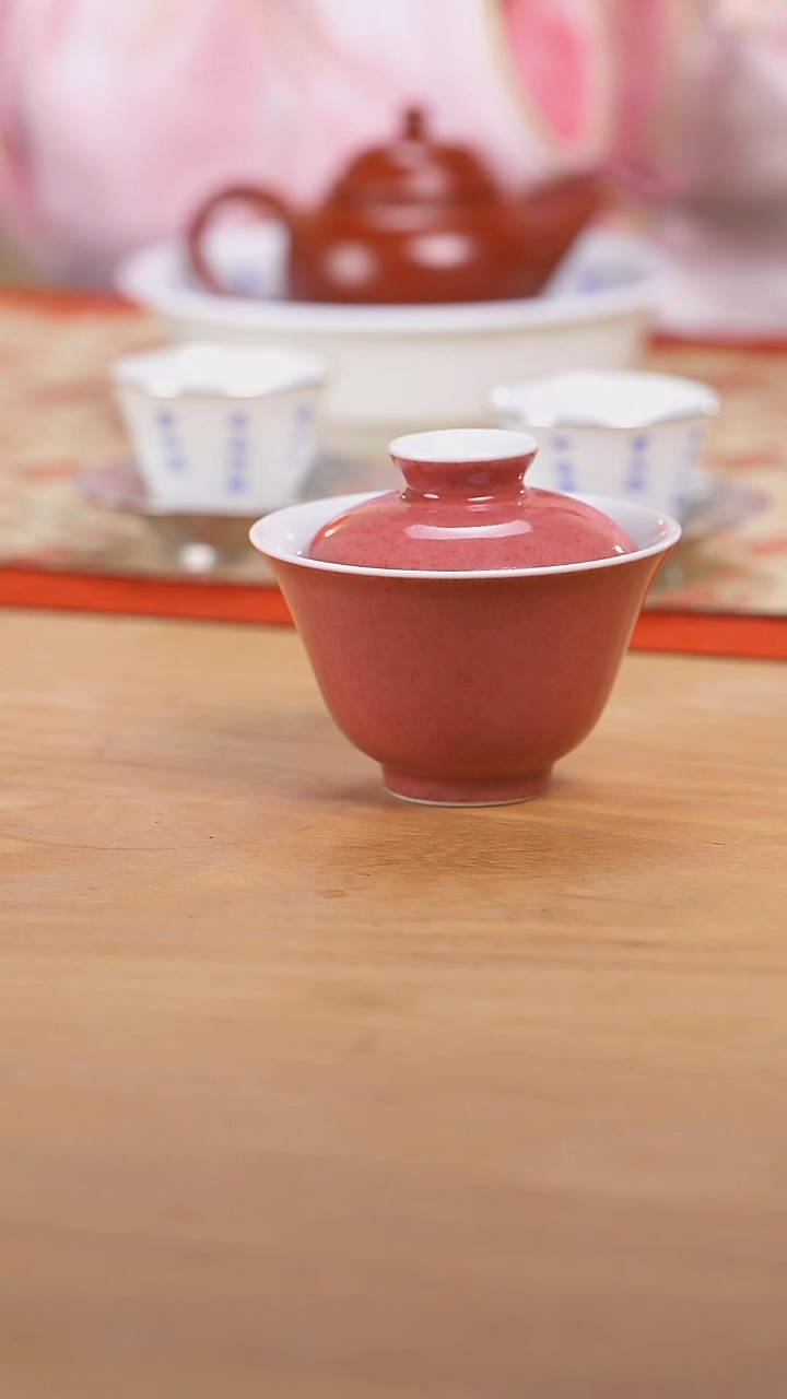 【闪购商品】豇豆红盖碗一个非常漂亮