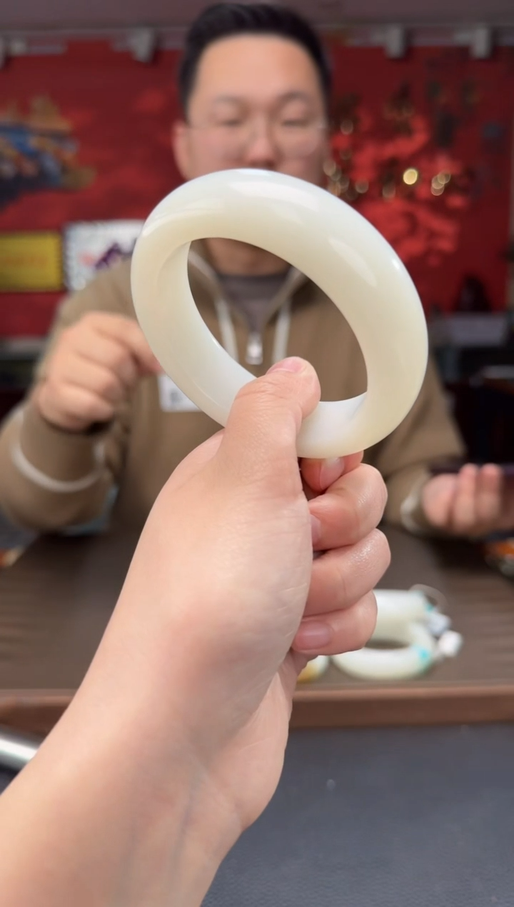 【闪购商品】和田玉.未镶嵌白玉宽版镯55-62