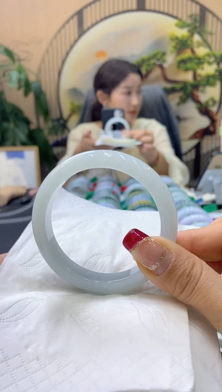【闪购商品】翡翠手镯未镶嵌99900321