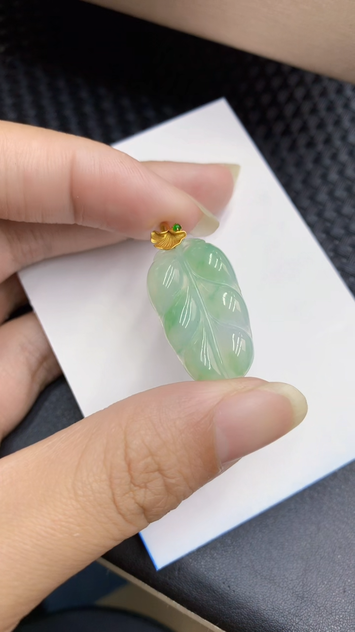 【闪购商品】翡翠颈饰18K金镶嵌            8