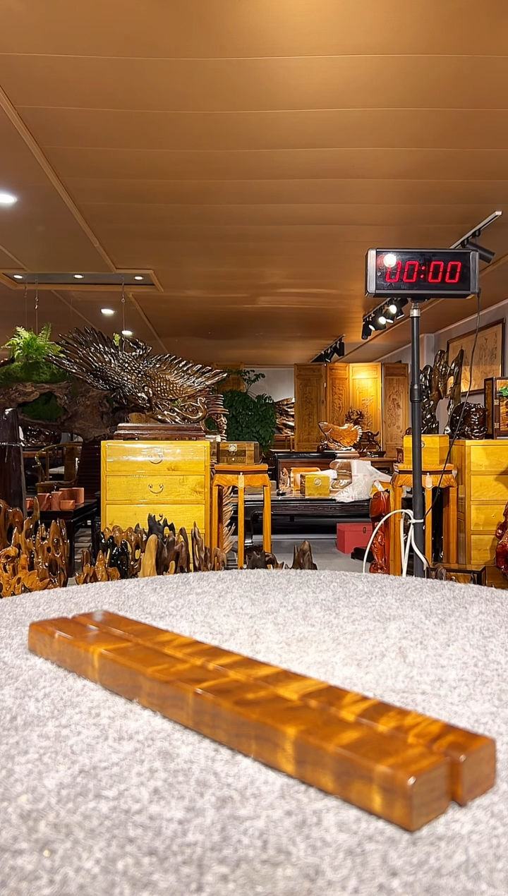 金丝楠木雕款青***去金丝楠木摆件