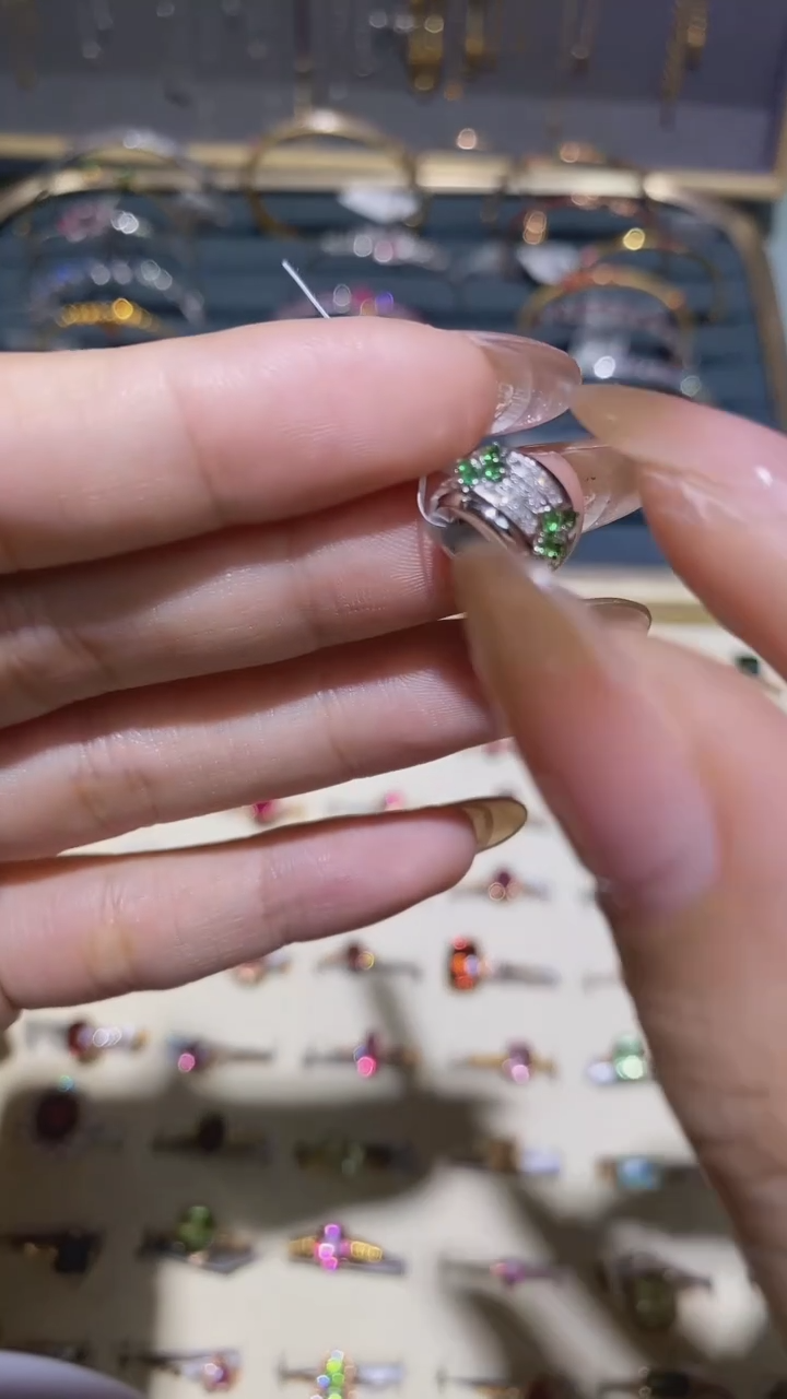 【闪购商品】石榴石颈饰18K金镶嵌吊坠