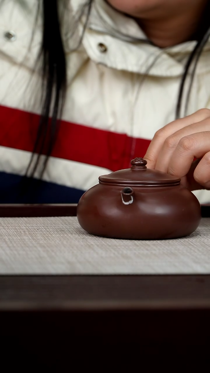 【闪购商品】宜兴原矿紫砂壶茶壶180C