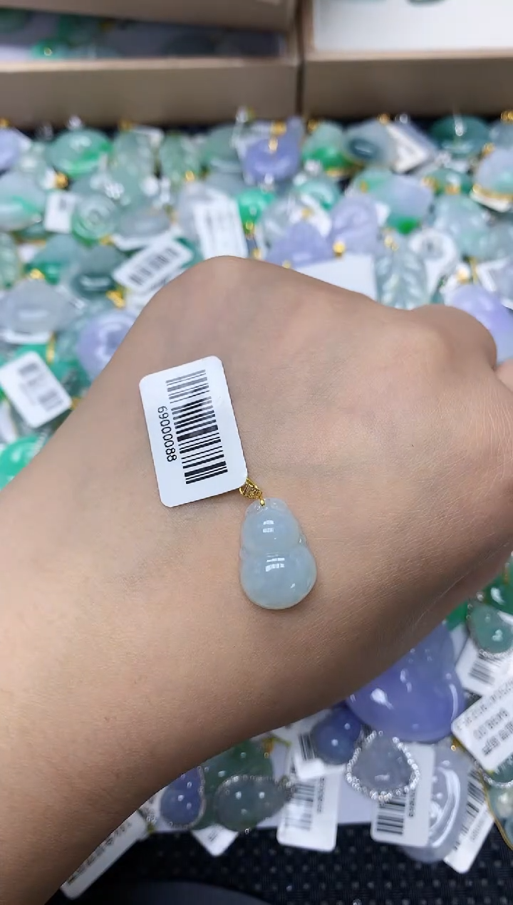 颈饰18K金镶嵌翡翠111111111111