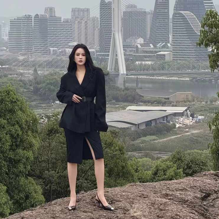 常规长袖轻职风条纹纽扣西装气质显瘦炸街西装夏季百搭