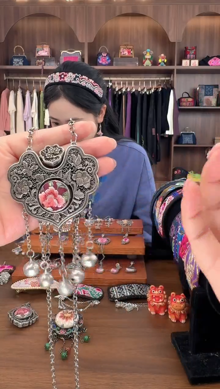 织绣扶光苗绣传承25