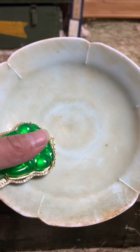 瓷片吊坠一个绿色一个