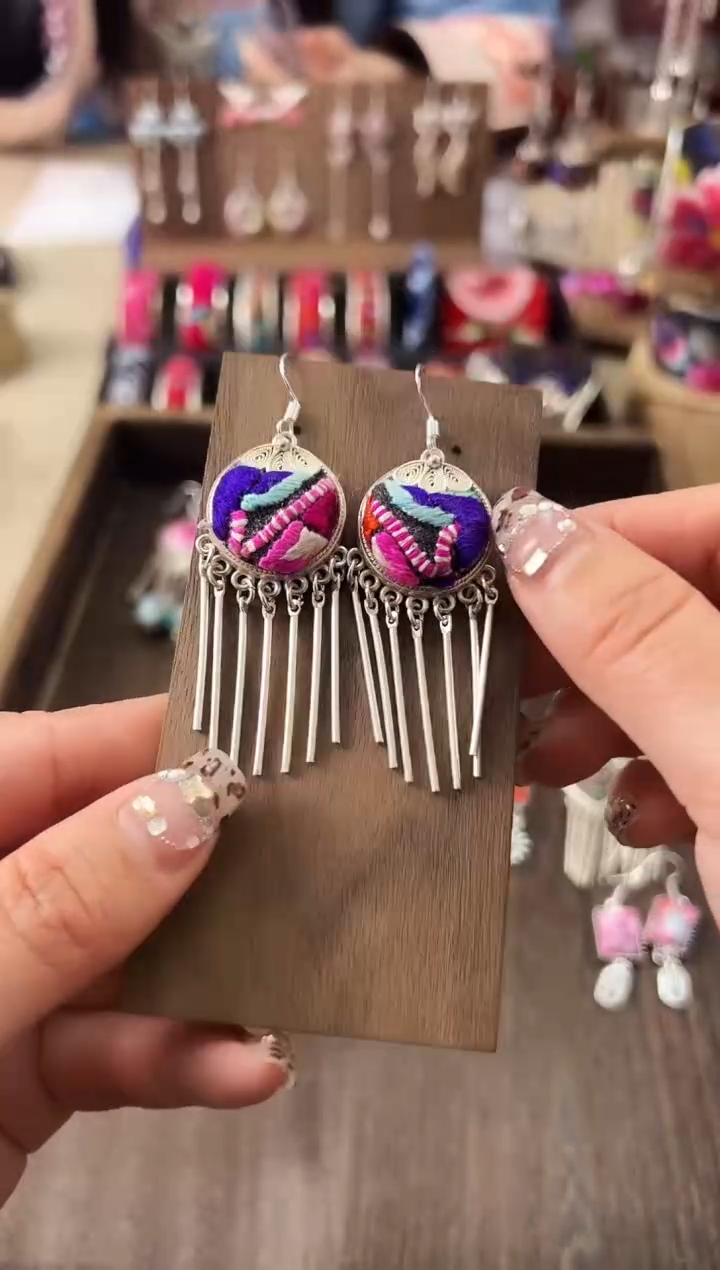 【闪购商品】织绣民族风老绣饰品337