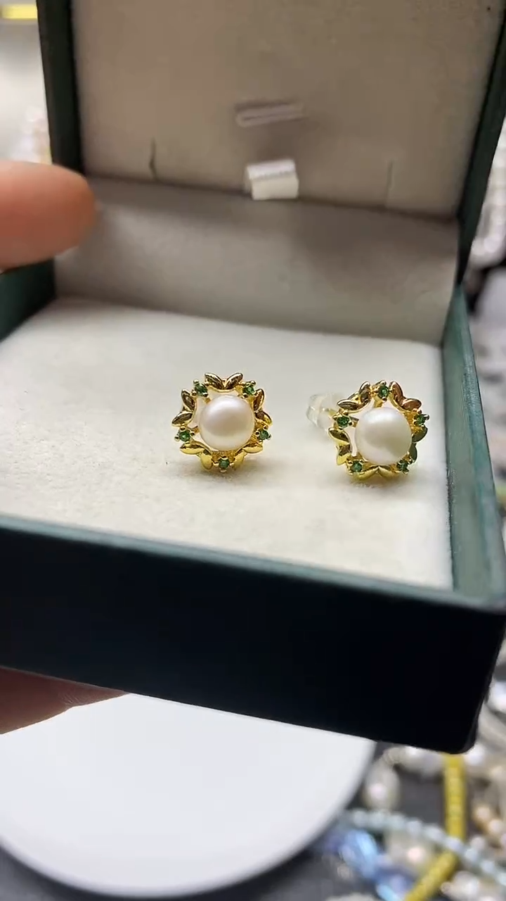 颈饰未镶嵌淡水珍珠多人