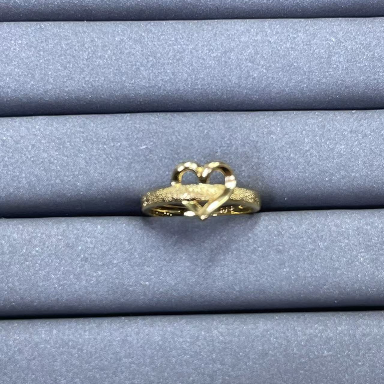 宝阁甄选黄爱心戒指226