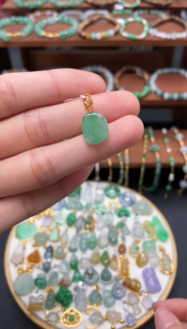 【闪购商品】翡翠吊坠(不含链)18K金镶嵌一个  JK453