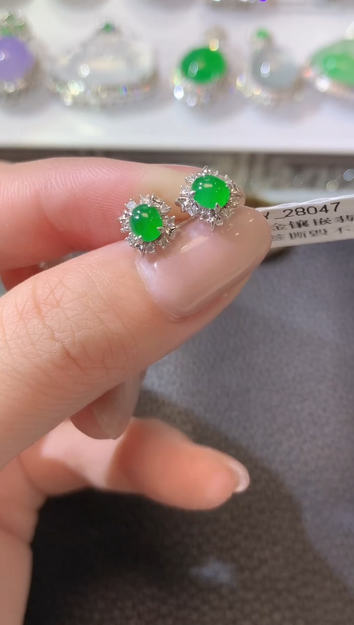 【闪购商品】翡翠耳饰18K金镶嵌A41翡翠