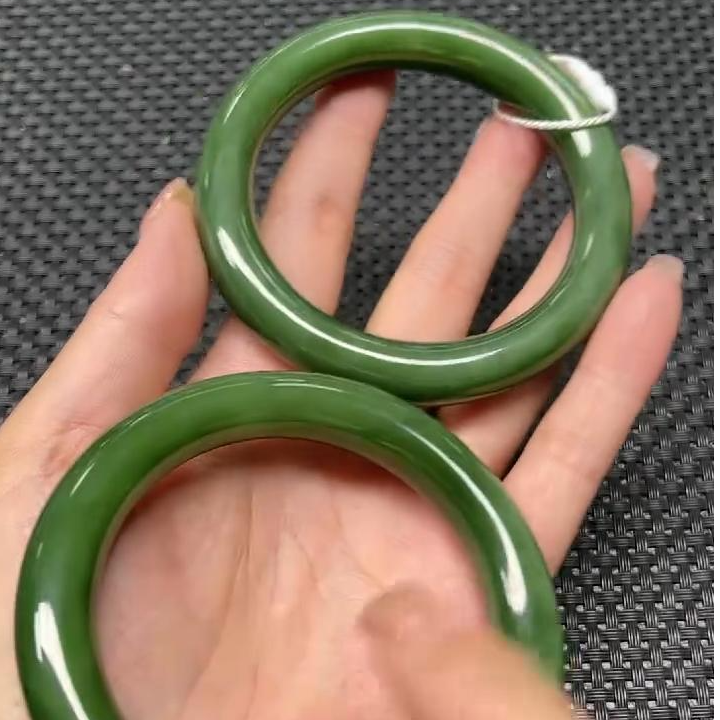 【老郑家】和田玉手镯一支  (多样性发1件)