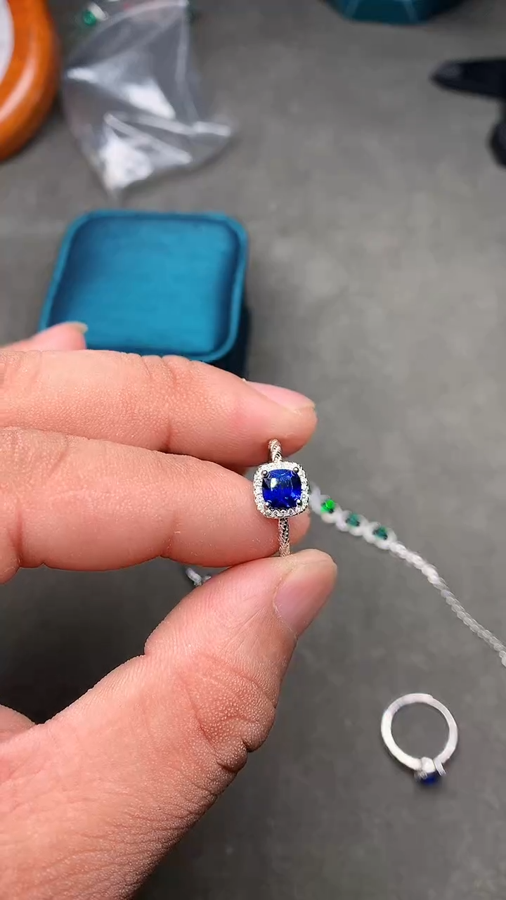 【闪购商品】蓝宝石戒指银S925镶嵌·······