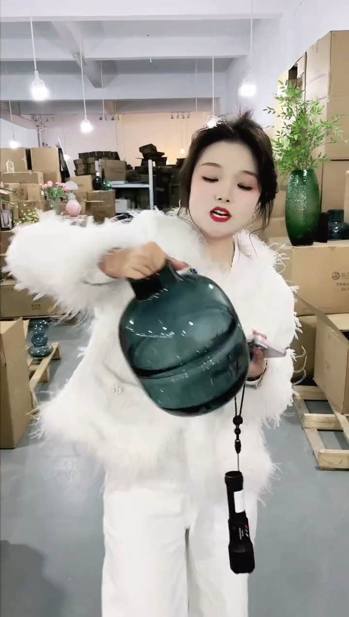 【闪购商品】无铅玻璃私花主义花瓶微瑕-08AT