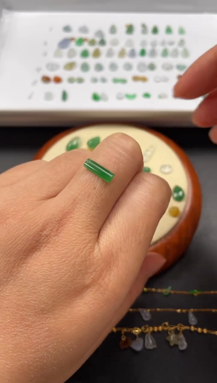 吊坠(不含链)未镶嵌翡翠一个JK660