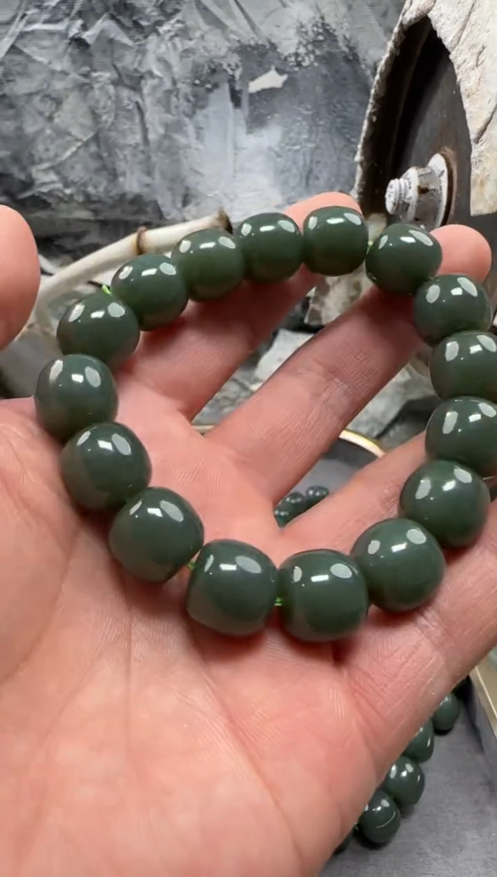 和田玉未镶嵌颈饰手串