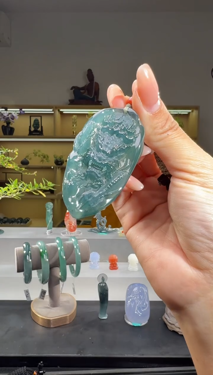 吊坠(不含链)未镶嵌翡翠龙牌