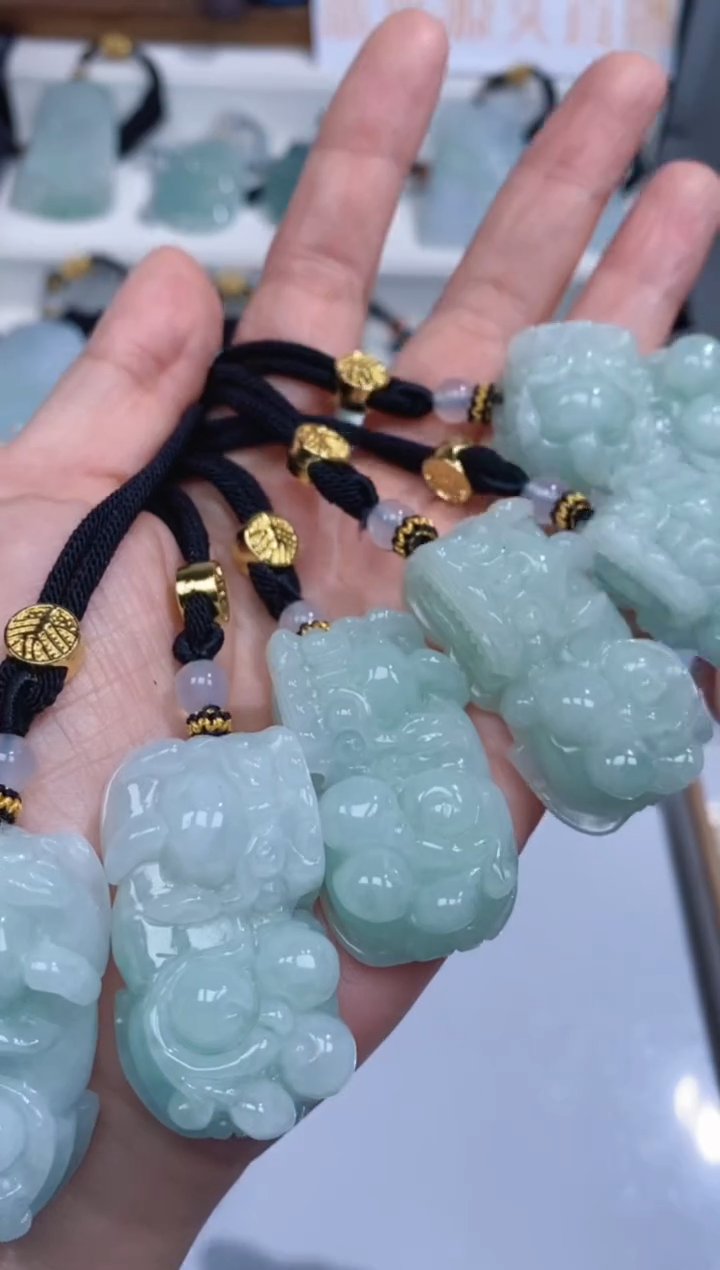 颈饰未镶嵌翡翠吊坠团购多样性发一件