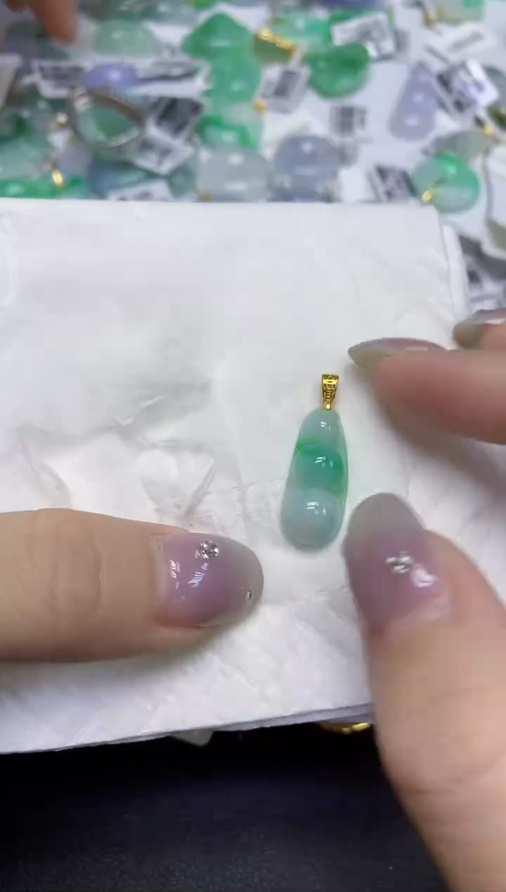 颈饰未镶嵌翡翠天然缅甸翡翠A货百元以上9元证书费自理