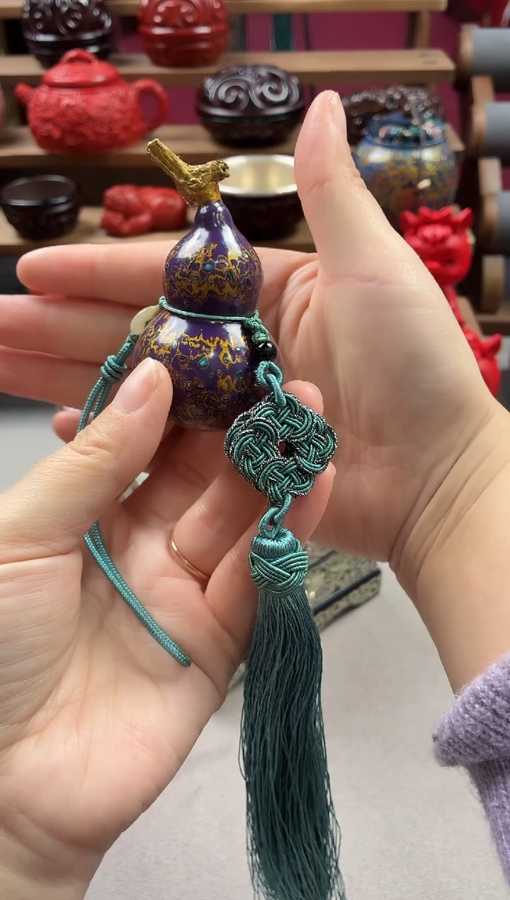 扬州漆器厂紫色葫芦车挂