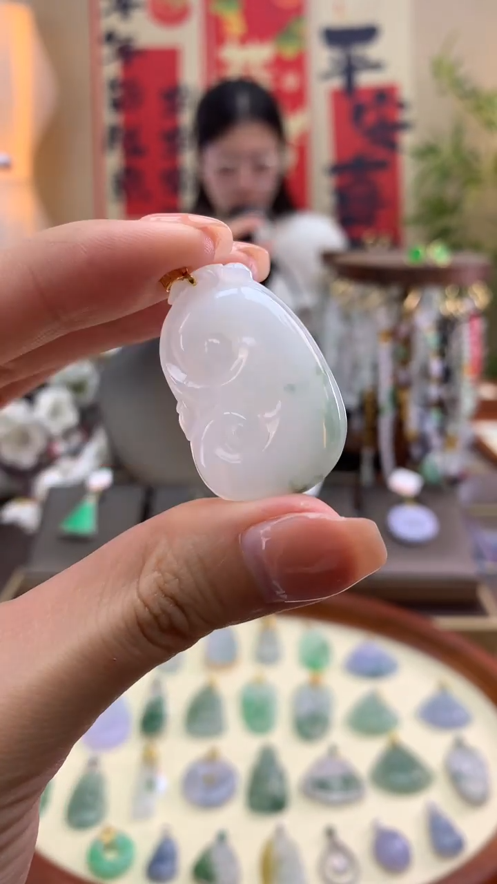 【闪购商品】翡翠颈饰18K金镶嵌天然a货翡翠吊坠
