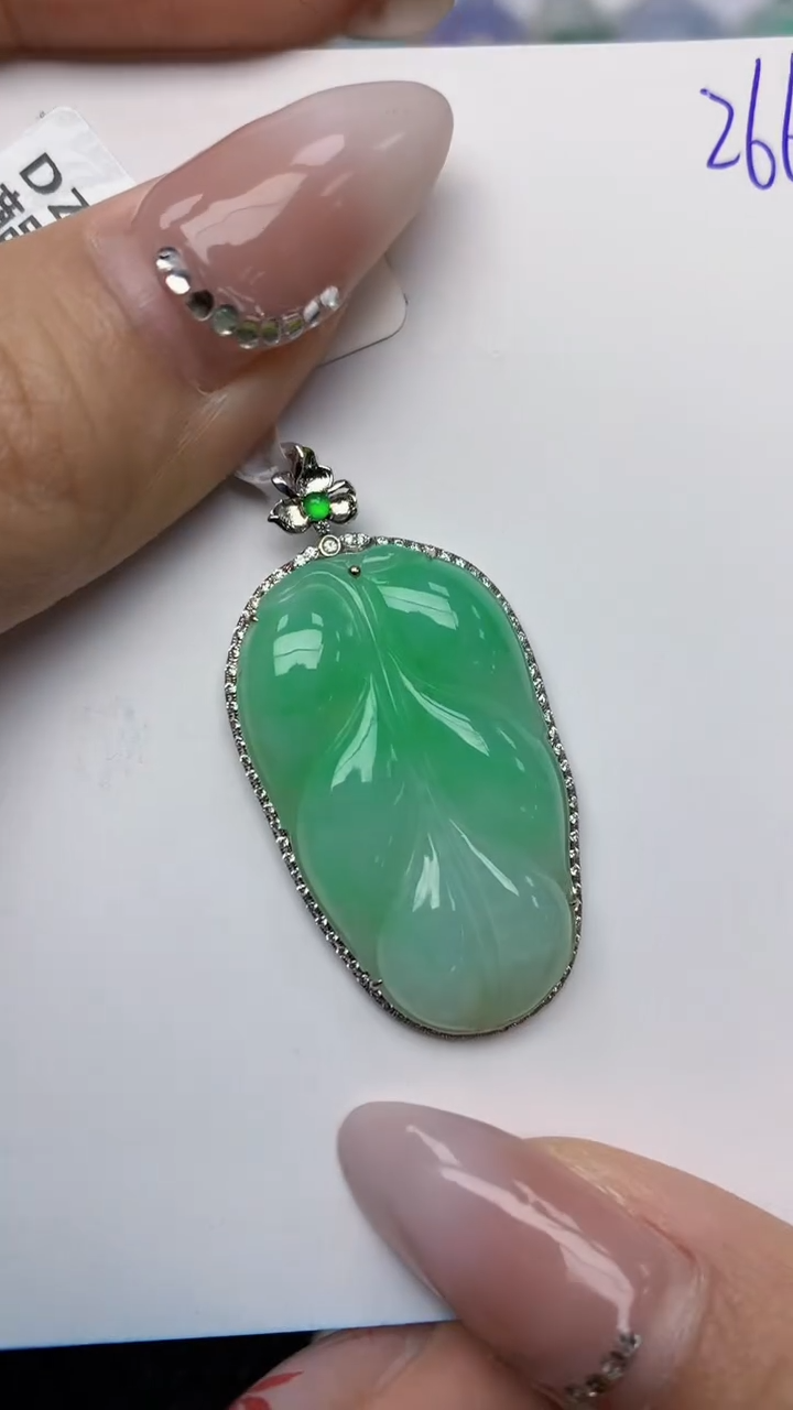 【闪购商品】翡翠颈饰18K金镶嵌天然翡翠A货