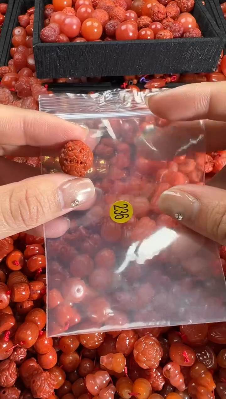 【闪购商品】南红玛瑙颈饰未镶嵌1