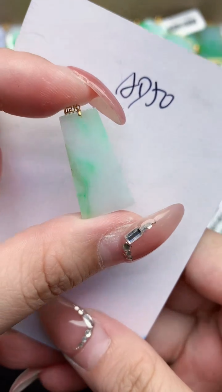 【闪购商品】翡翠颈饰18K金镶嵌000000000000