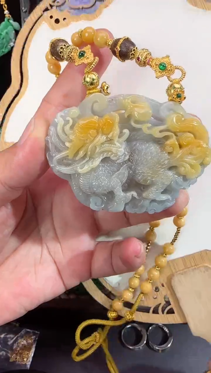 【闪购商品】翡翠颈饰未镶嵌牌子