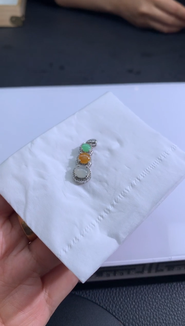 【闪购商品】翡翠颈饰银S925镶嵌翡翠