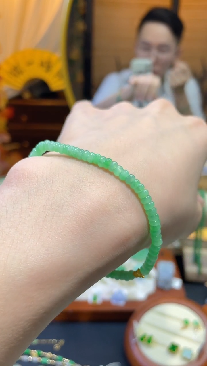 翡翠18K金镶嵌颈饰手串