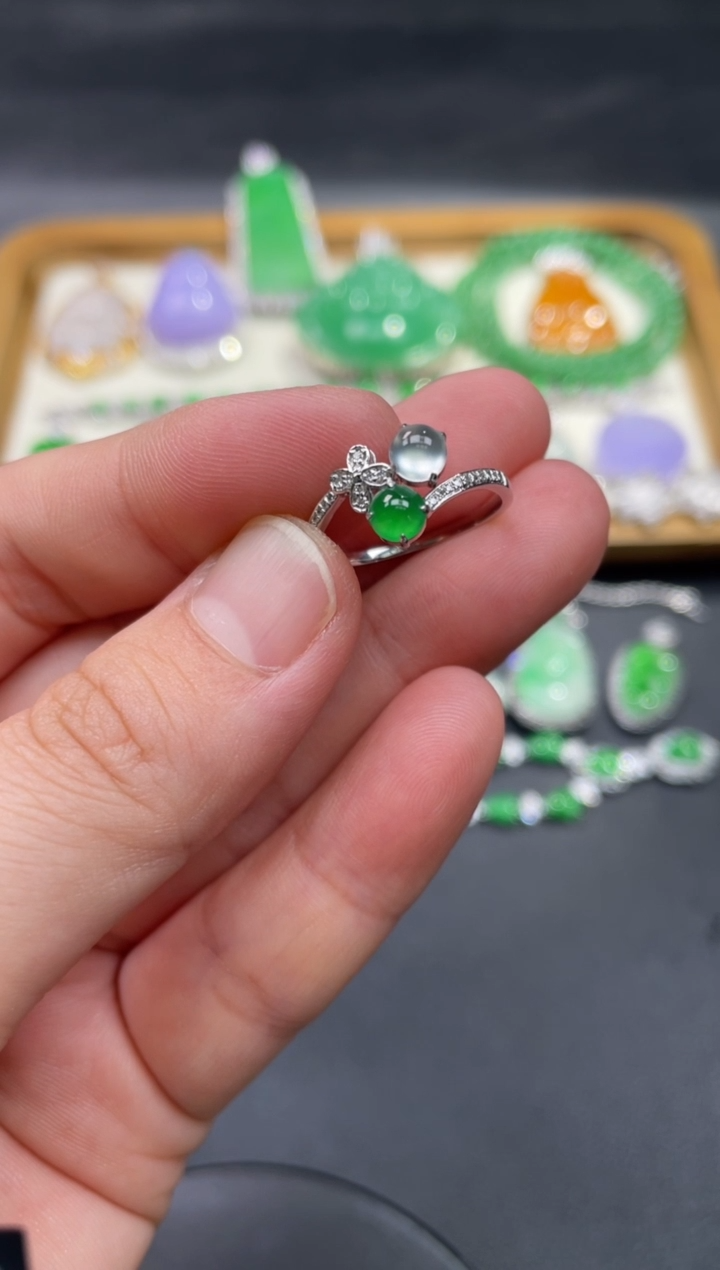 【闪购商品】翡翠戒指18K金镶嵌56.........