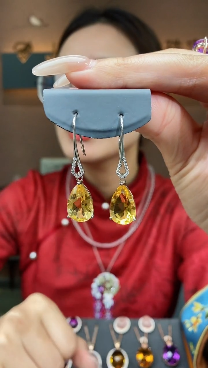 【闪购商品】黄晶耳钉银S925镶嵌黄晶耳钉