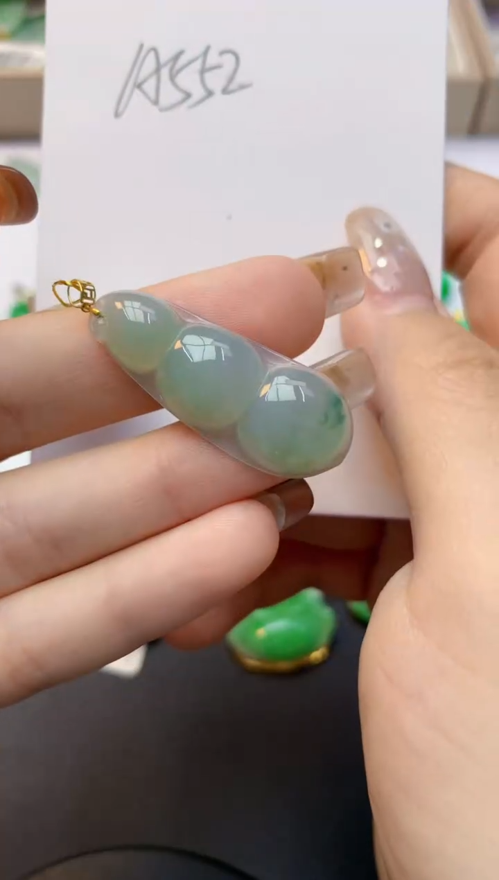 颈饰18K金镶嵌翡翠天然A货翡翠百元以上9元证书费自理