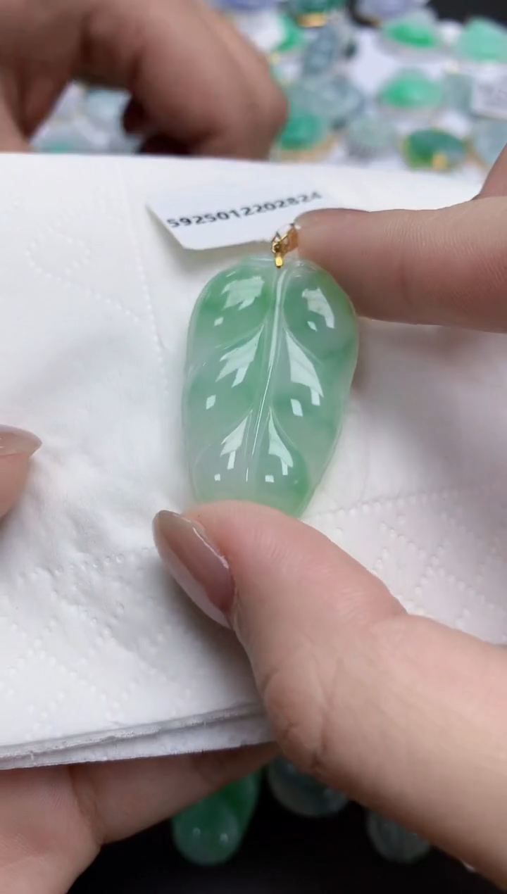 【闪购商品】翡翠颈饰18K金镶嵌天然缅甸翡翠A货