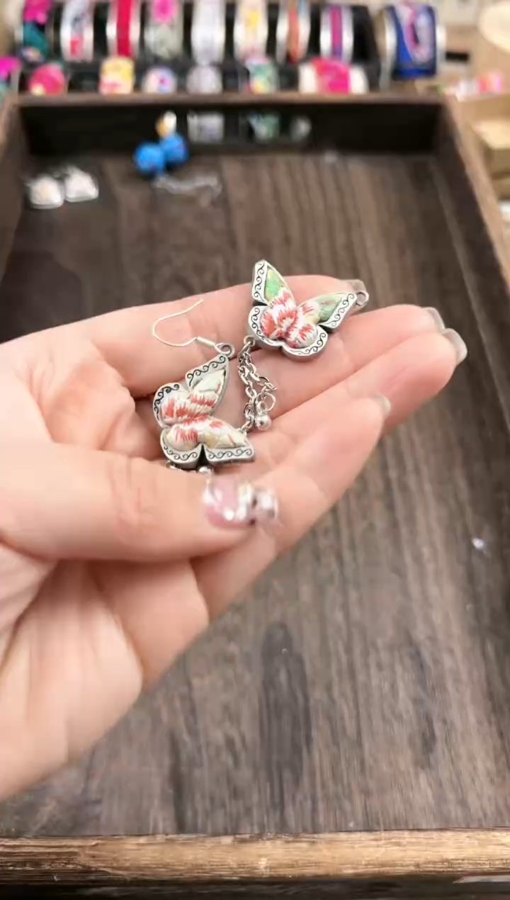 【闪购商品】织绣民族风老绣饰品066