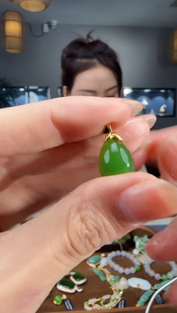 吊坠(不含链)18K金镶嵌和田玉1