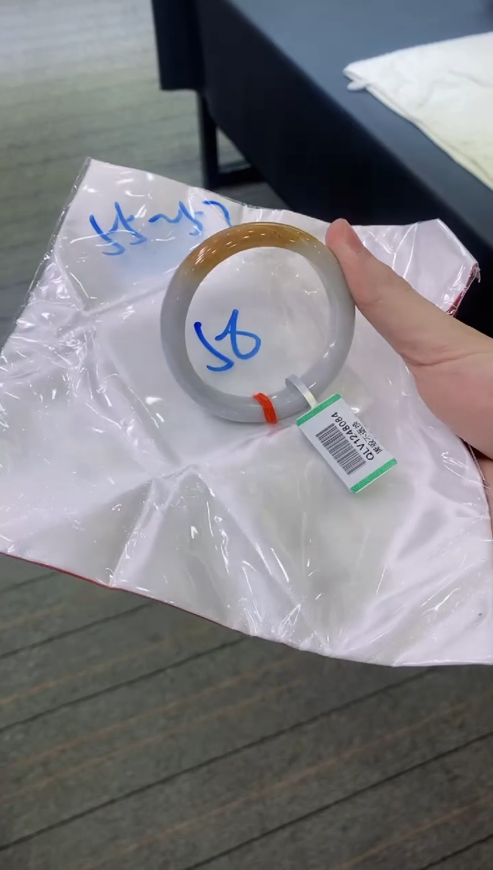 【闪购商品】翡翠手镯未镶嵌            