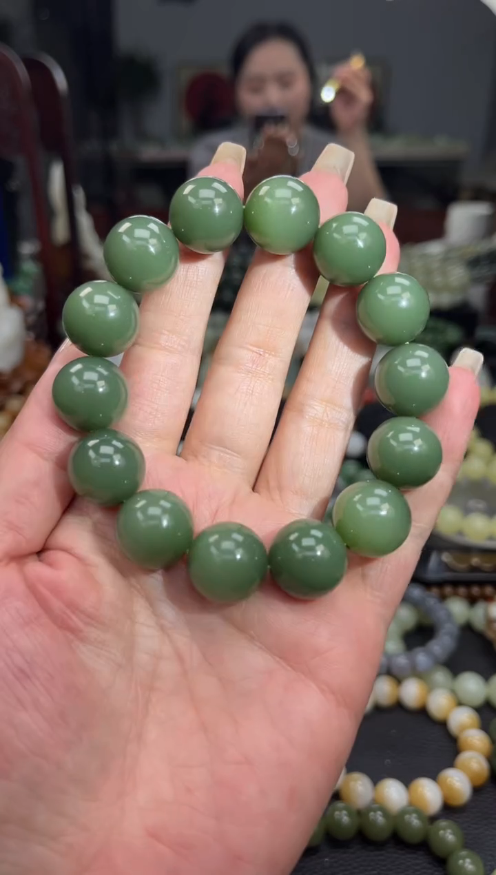【闪购商品】和田玉手串未镶嵌俄罗斯粉青 碧玉卡16