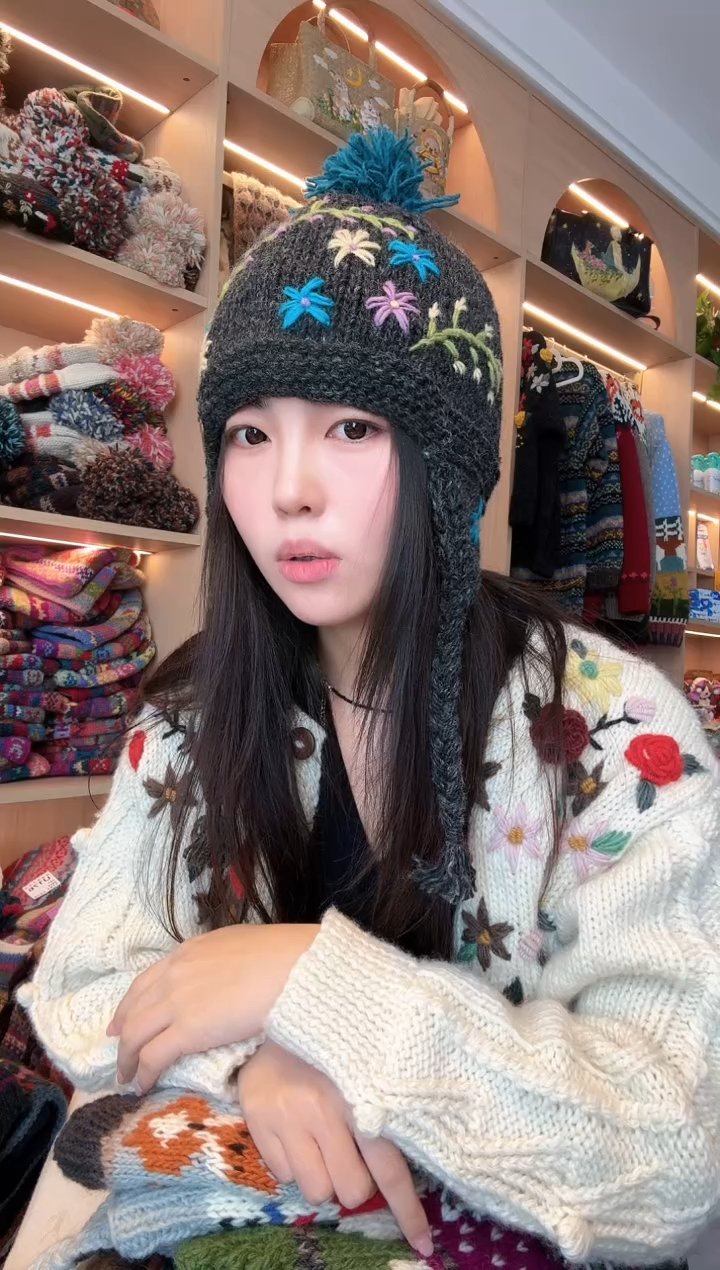 羊毛灰色护耳帽      