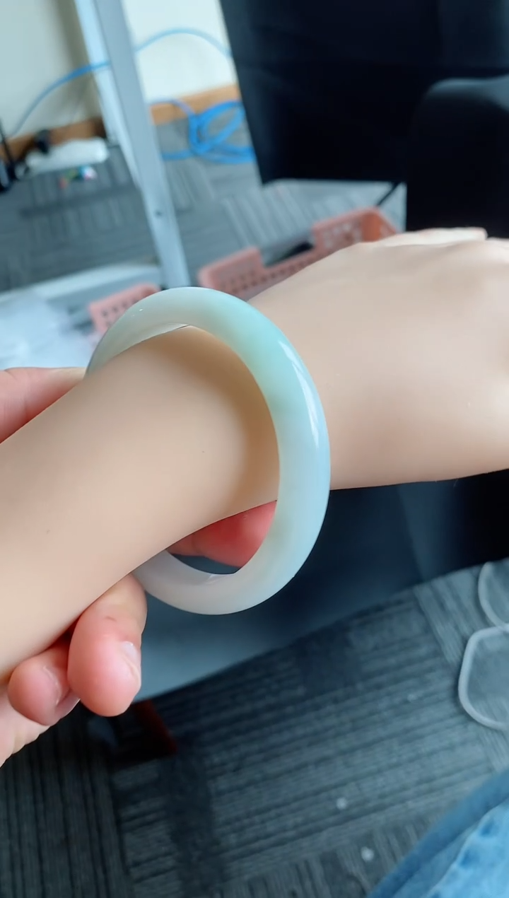 【闪购商品】翡翠手镯未镶嵌3号60.4*11.4*8.4正圈