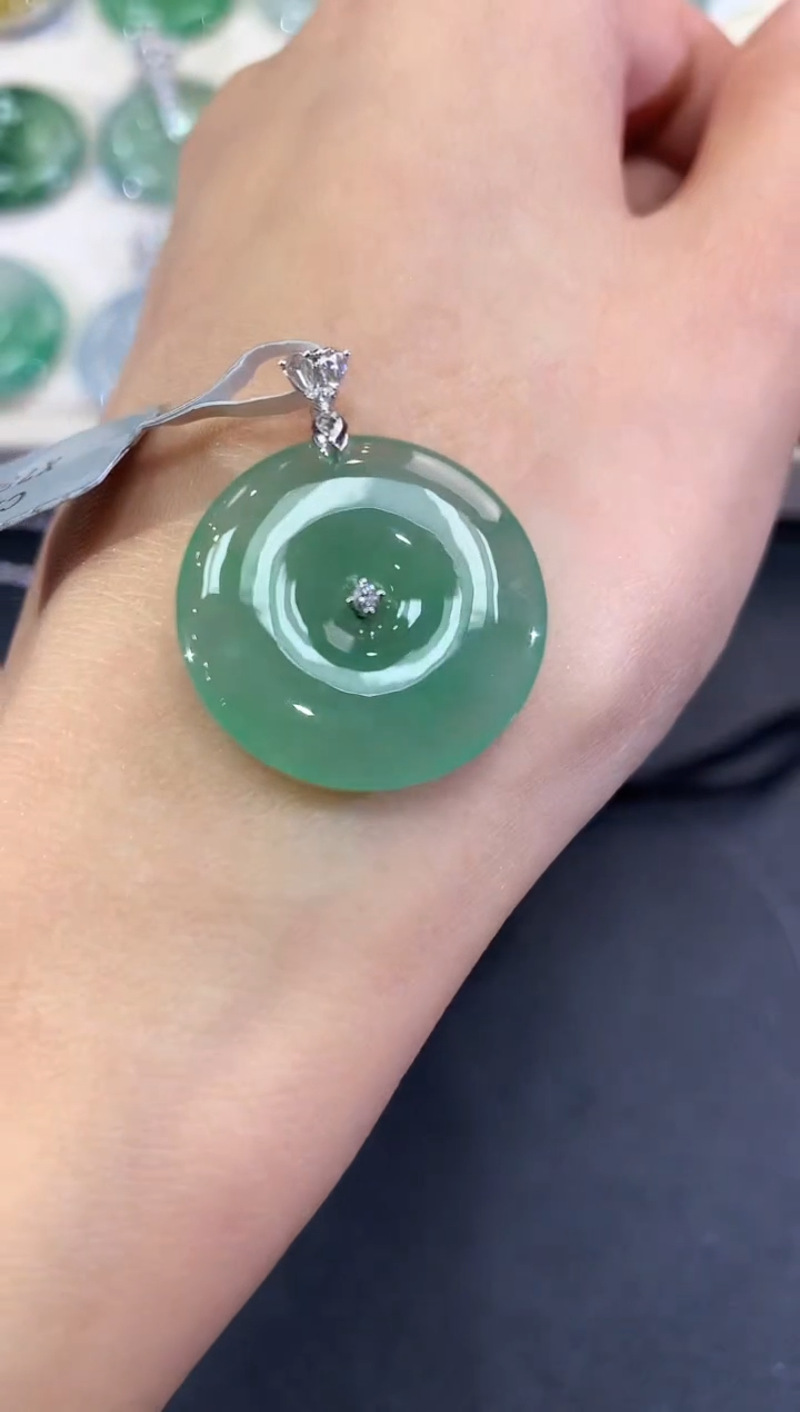 【闪购商品】翡翠吊坠(不含链)18K金镶嵌a36多样性一件发货