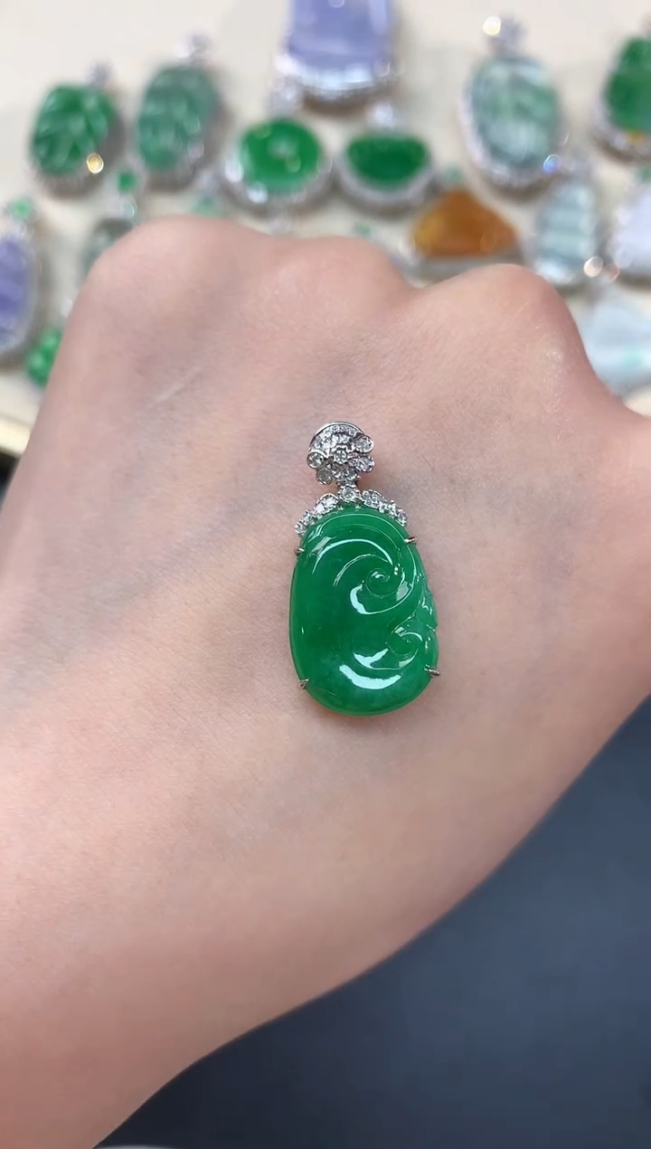 【闪购商品】翡翠吊坠(不含链)18K金镶嵌A120|3980