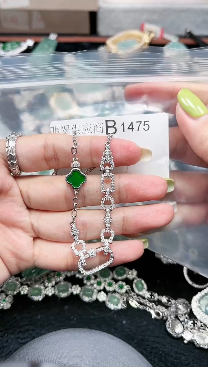 【闪购商品】翡翠颈饰未镶嵌赠皮绳1475