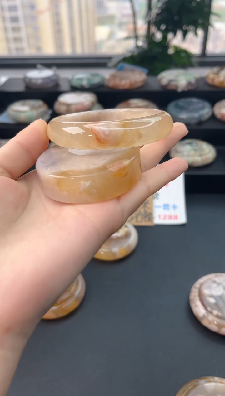 【闪购商品】石英质玉手镯未镶嵌赠送镯心（57圈口）无证书